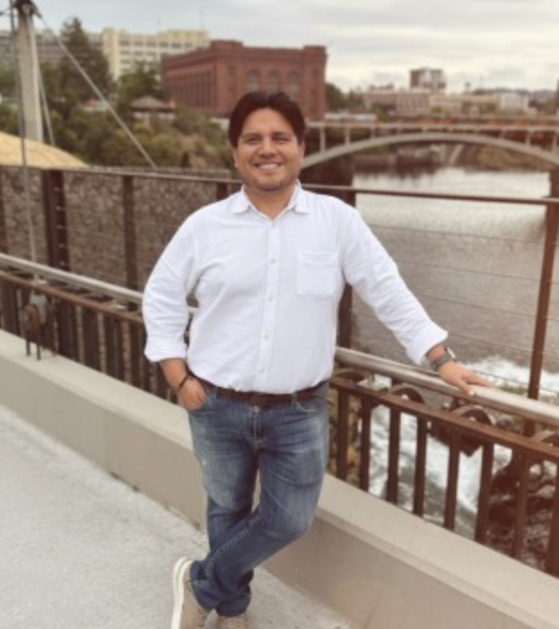Lic. Guillermo Valdez Ramayo